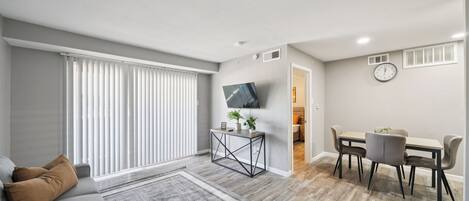 Televisión, oficina