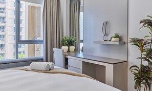 1 bedroom, desk, iron/ironing board, WiFi