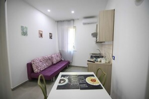 Fridge, oven, stovetop, high chair