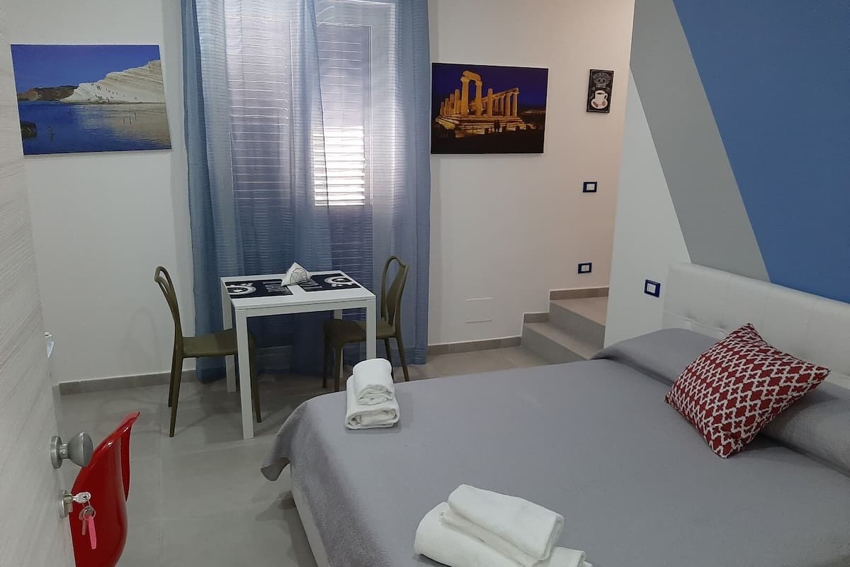 Desk, laptop workspace, iron/ironing board, WiFi (free)