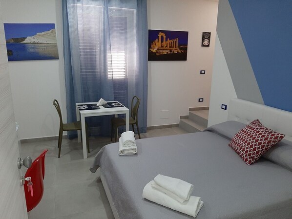 Desk, laptop workspace, iron/ironing board, free WiFi - Residenza Cicerone (Agrigento)