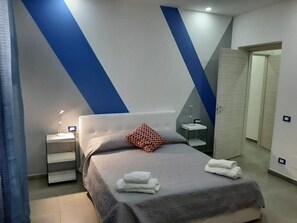 Desk, laptop workspace, iron/ironing board, free WiFi