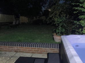 Terrace/patio - Romantic Country Cottage with Private hot tub (Wiltshire)