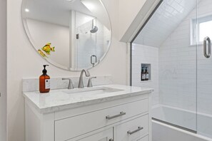Hair dryer, towels
