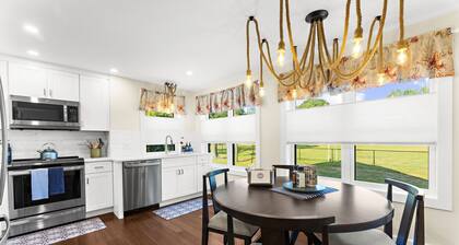 Harbor House on Main, Historic 5BR Stonington Borough Home Near Harbor