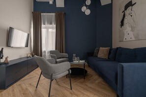 Suite, uitzicht op de stad | Individueel gedecoreerd, een strijkplank/strijkijzer, gratis wifi
