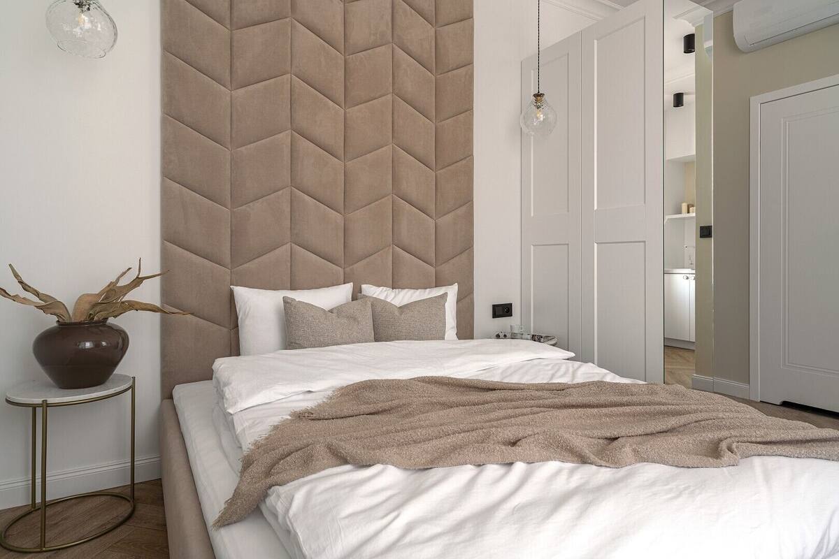 Standard Apartment | Iron/ironing board, free WiFi, individually decorated, bed sheets