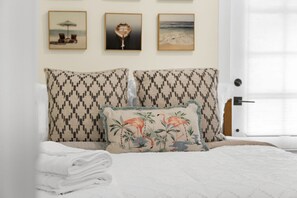 2 bedrooms, iron/ironing board, travel cot, free WiFi