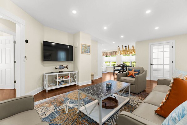 Smart TV, books, stereo