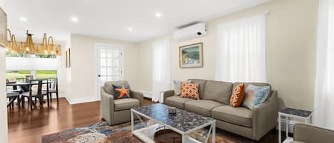 Smart TV, books, stereo