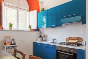 Kühlschrank, Ofen, Herdplatte, Geschirrspüler