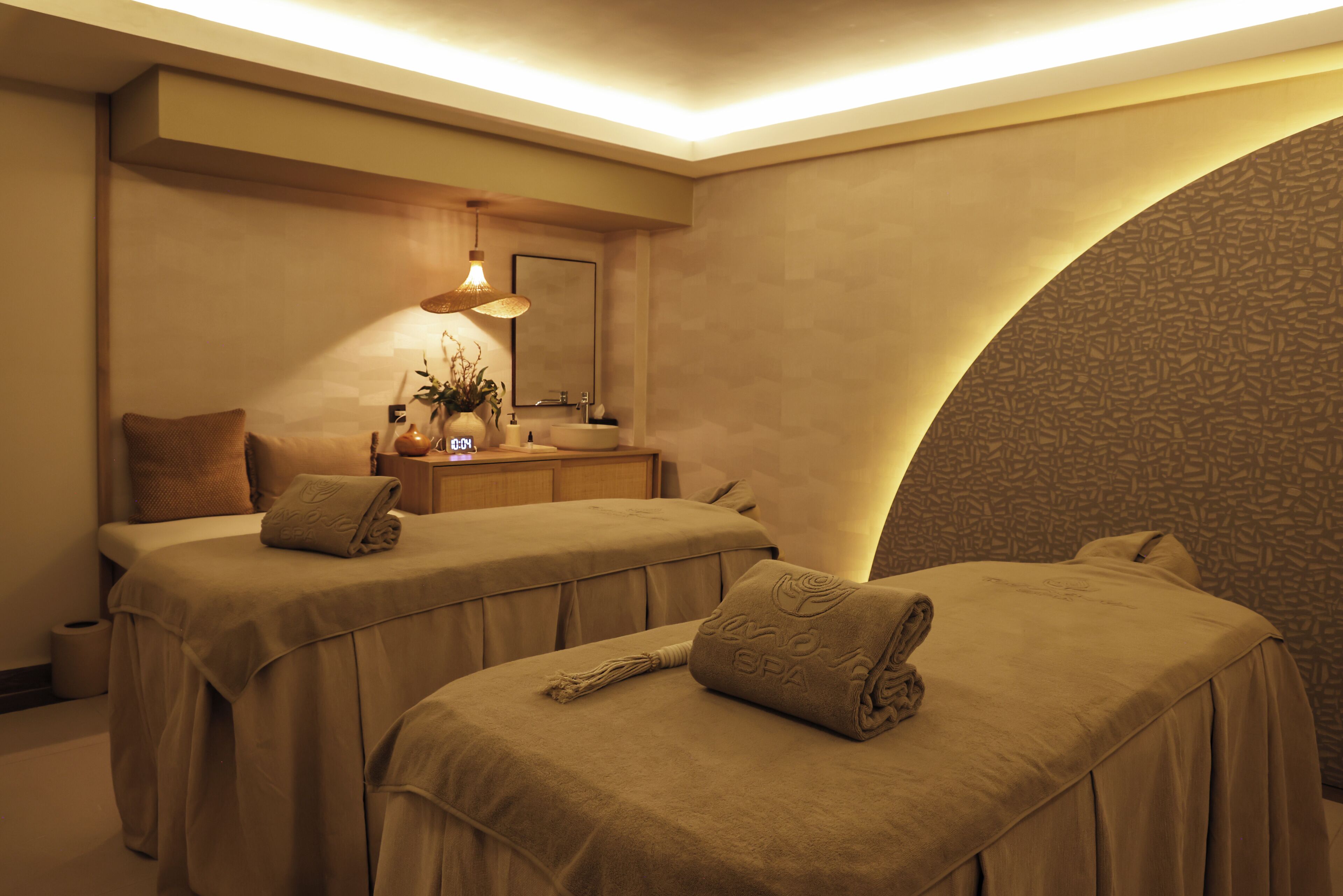 Aromaterapi, manikyr og pedikyr og massasje