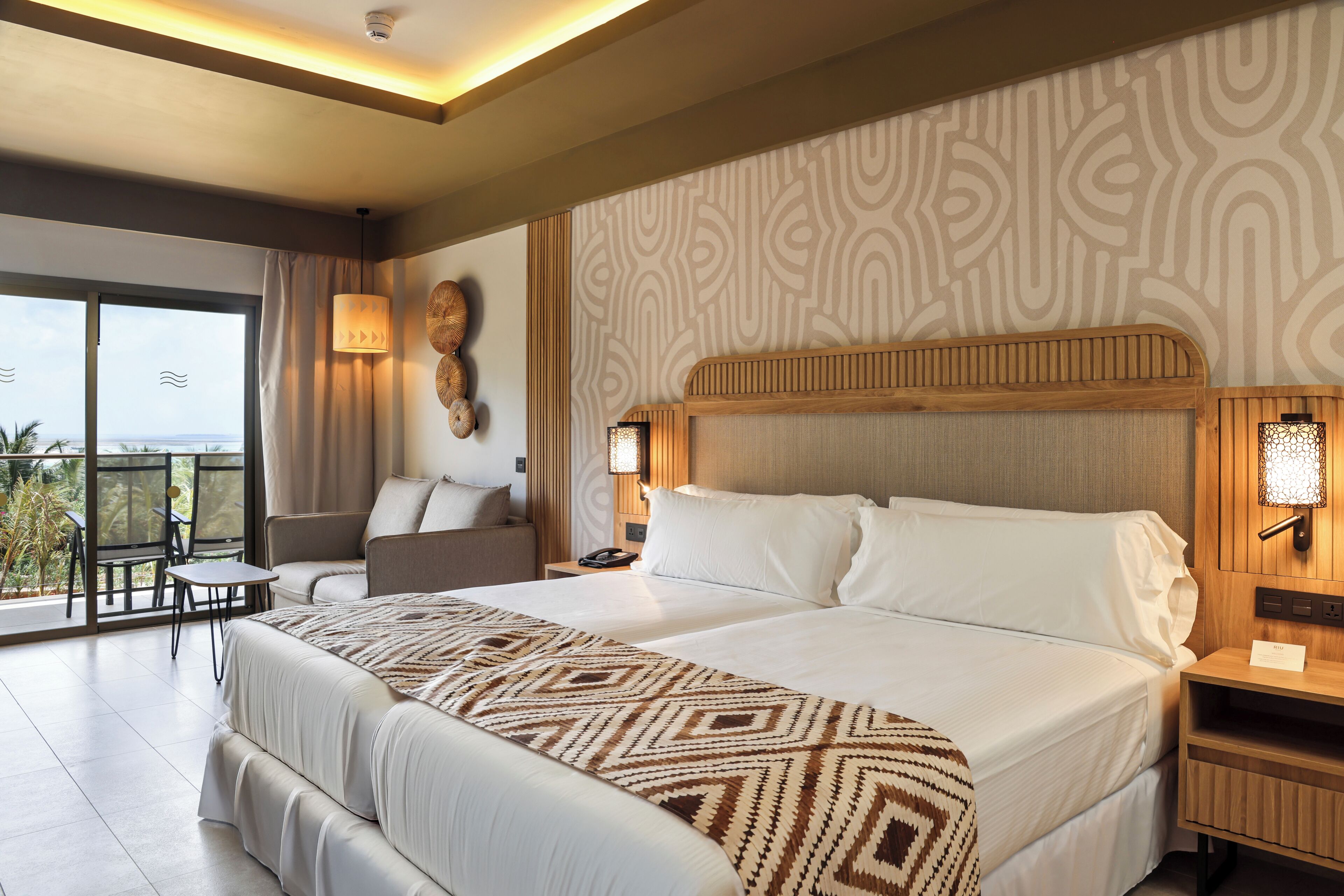 Free minibar, in-room safe, iron/ironing board, free WiFi