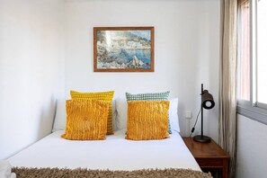 2 bedrooms, iron/ironing board, travel cot, free WiFi