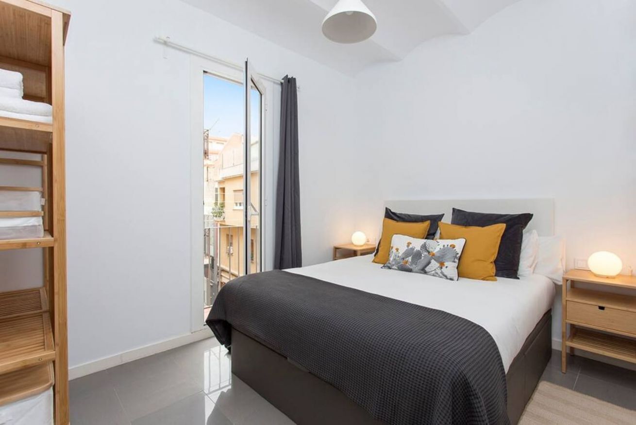 1 dormitorio, tabla de planchar con plancha, cuna de viaje y wifi gratis