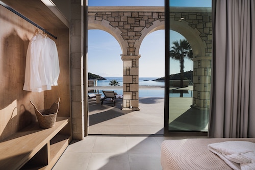 Alyria Sea Side Suites