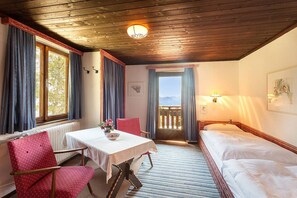 Chambre Double, balcon, vue lac