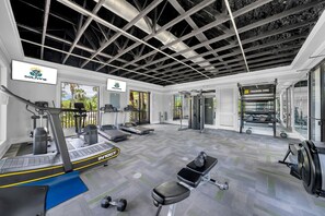 Fitness facility - 2-Bed/2-Bath Tampa Apartment: Comfort Meets Convenience for Corporate Travelers (Tampa)