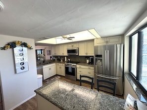 Fridge, microwave, oven, stovetop - Gulf View! 2B/2B CONDO AT ISLANDS END ON FORT MYERS BEACH! (Fort Myers Beach)