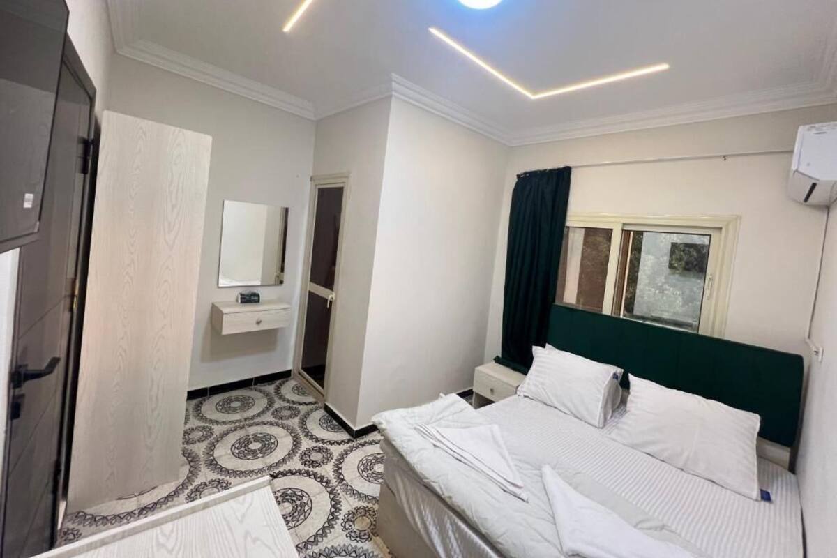 ダブルルーム 専用バスルーム デザート ビュー | WiFi (無料)