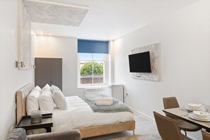 2 sovrum, strykjärn/strykbräda, gratis wi-fi och sängkläder