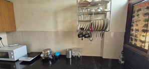 Frigorífic, microones, forn i cafetera i tetera