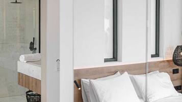 2 bedrooms, iron/ironing board, travel crib, free WiFi