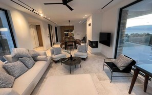 TV connectée, cheminée