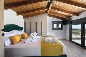 3 bedrooms, in-room safe, iron/ironing board, travel cot - Pelagria Villa, a Sun-Kissed Path to the Beach (Chania)