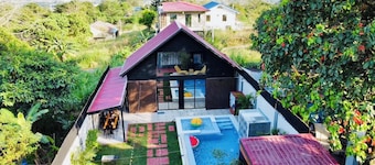 Private Villa in Rizal With Mountain View