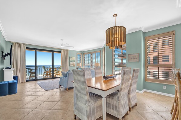 Dining - Beautiful 3 bedroom/ 3 bath condo located on the 8th floor in East tower (ORANGE BEACH)