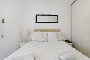 1 bedroom, iron/ironing board, WiFi, bed sheets - Vacation 'Sun Garden' with Mountain View, Private Terrace and Wi-Fi (Costa Adeje)