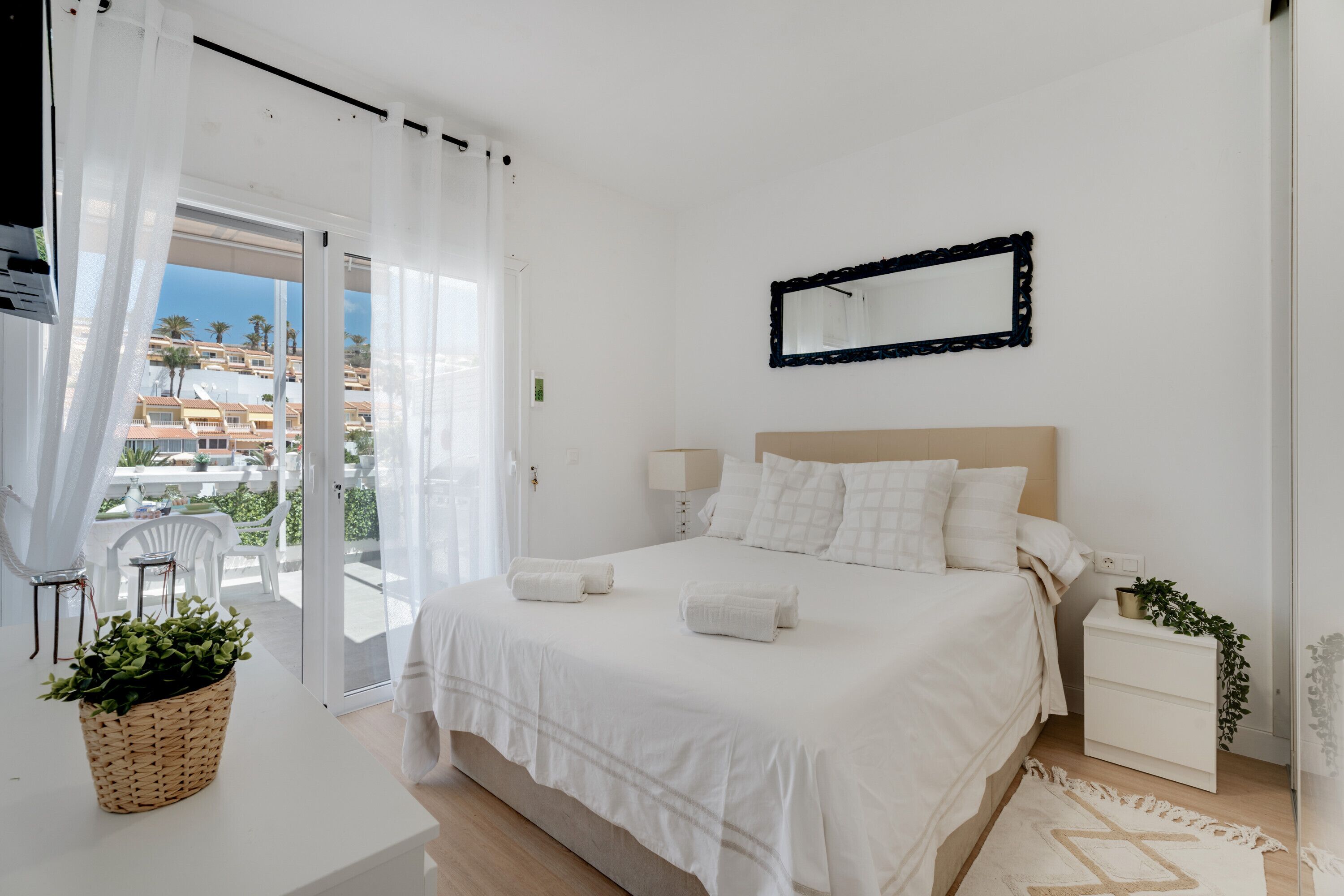 1 habitación, tabla de planchar con plancha, wifi y ropa de cama 