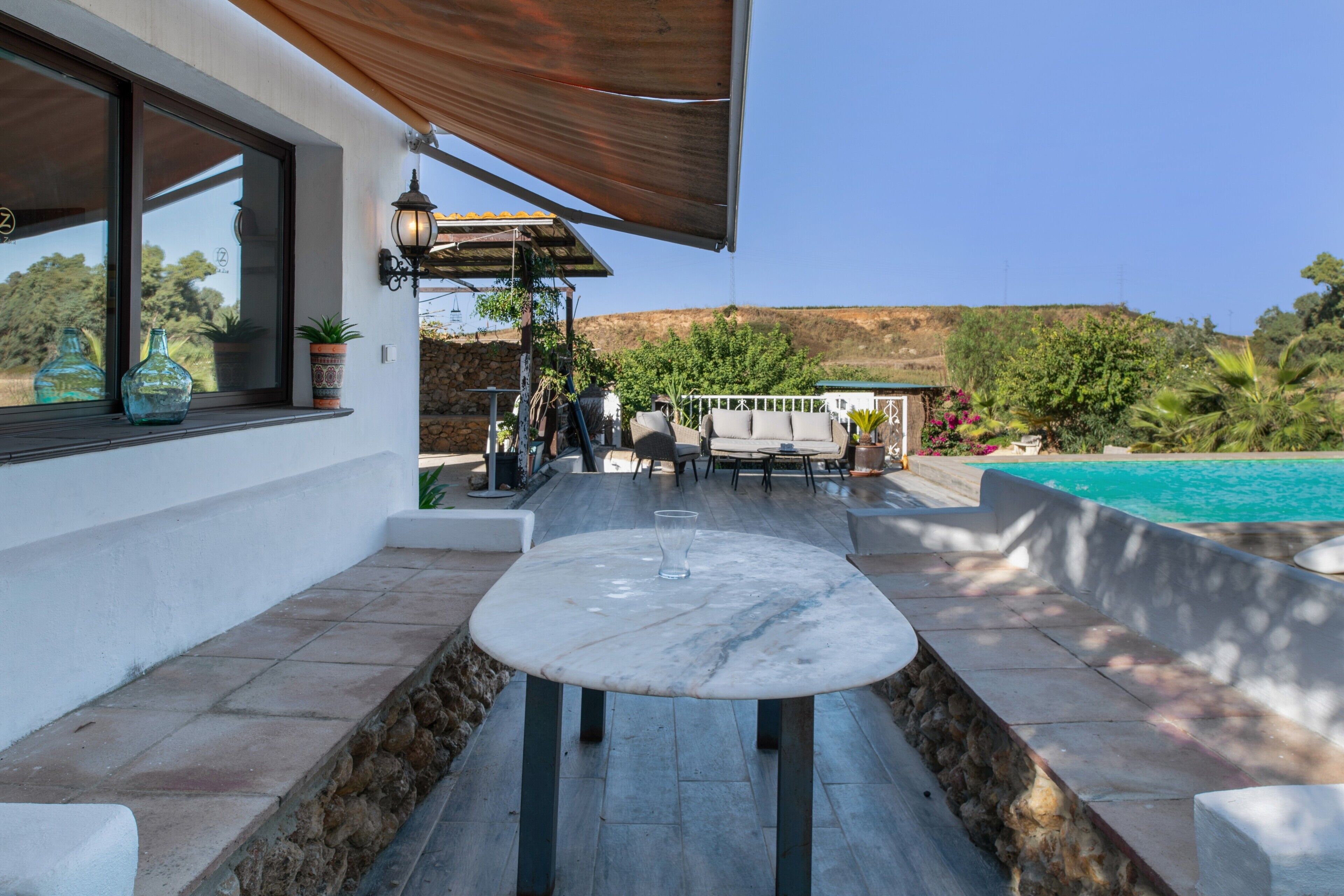 屋外ダイニングエリア