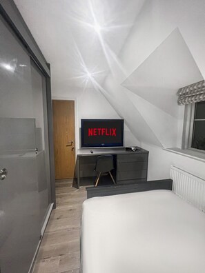 6 Schlafzimmer, Bügeleisen/Bügelbrett, WLAN, Bettwäsche