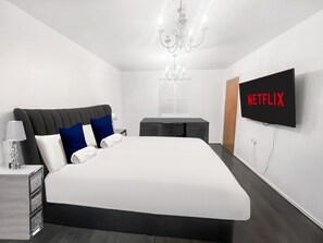 6 bedrooms, iron/ironing board, WiFi, bed sheets