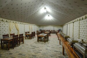 Kostenlose Toilettenartikel, Handtücher, Seife, Shampoo