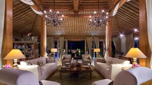 Ảnh chưa phân loại, 2 trong số 26 ảnh, nút