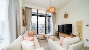 Apartemen Eksekutif, balkon, pemandangan kota | Ruang keluarga