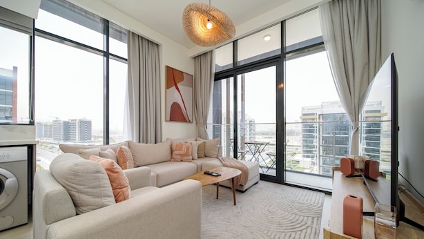Apartemen Eksekutif, balkon, pemandangan kota | Ruang keluarga