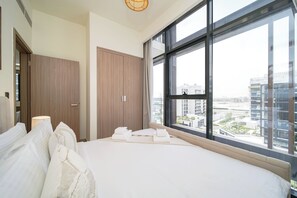Executive Apartment, Balcony, City View - PVH - Stylish 1BR - Azizi Riviera (Dubai)