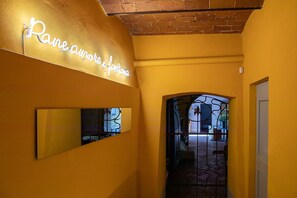 วิลล่า, สูบบุหรี่ได้ | 6 ห้องนอน