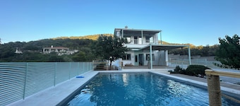 AK-Green Villa