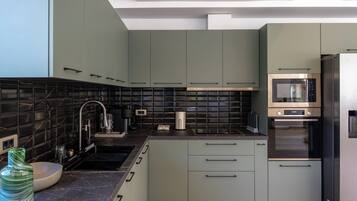 Fridge, microwave, oven, stovetop