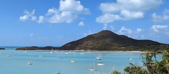 Superb waterfront villa, gated community and beautiful beaches