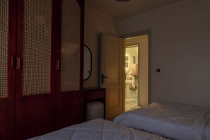 3 chambres, fer et planche à repasser, Wi-Fi, draps fournis