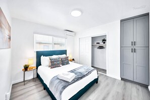 Iron/ironing board, free WiFi, bed sheets - Modern 3BR Unit + Parking + Near Disney #TravelSGV (Monterey Park)