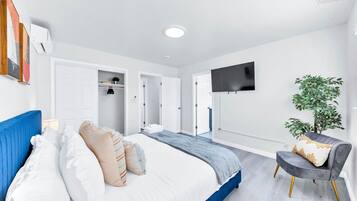 4 bedrooms, iron/ironing board, free WiFi, bed sheets