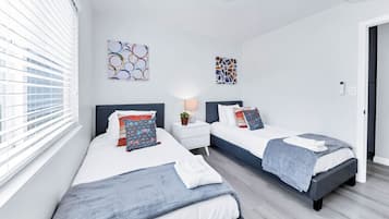 Iron/ironing board, free WiFi, bed sheets