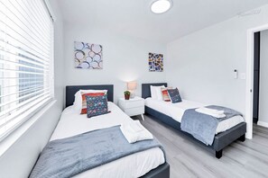 熨斗/熨衣板、免费 WiFi、床单